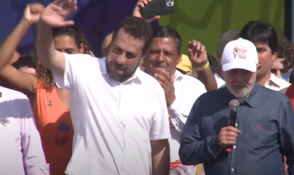 Boulos e Lula em ato de 1º de maio, em São Paulo