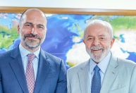 Após reunião com Lula, CEO da Uber anuncia auxílio de R$ 10 milhões para motoristas afetados no RS