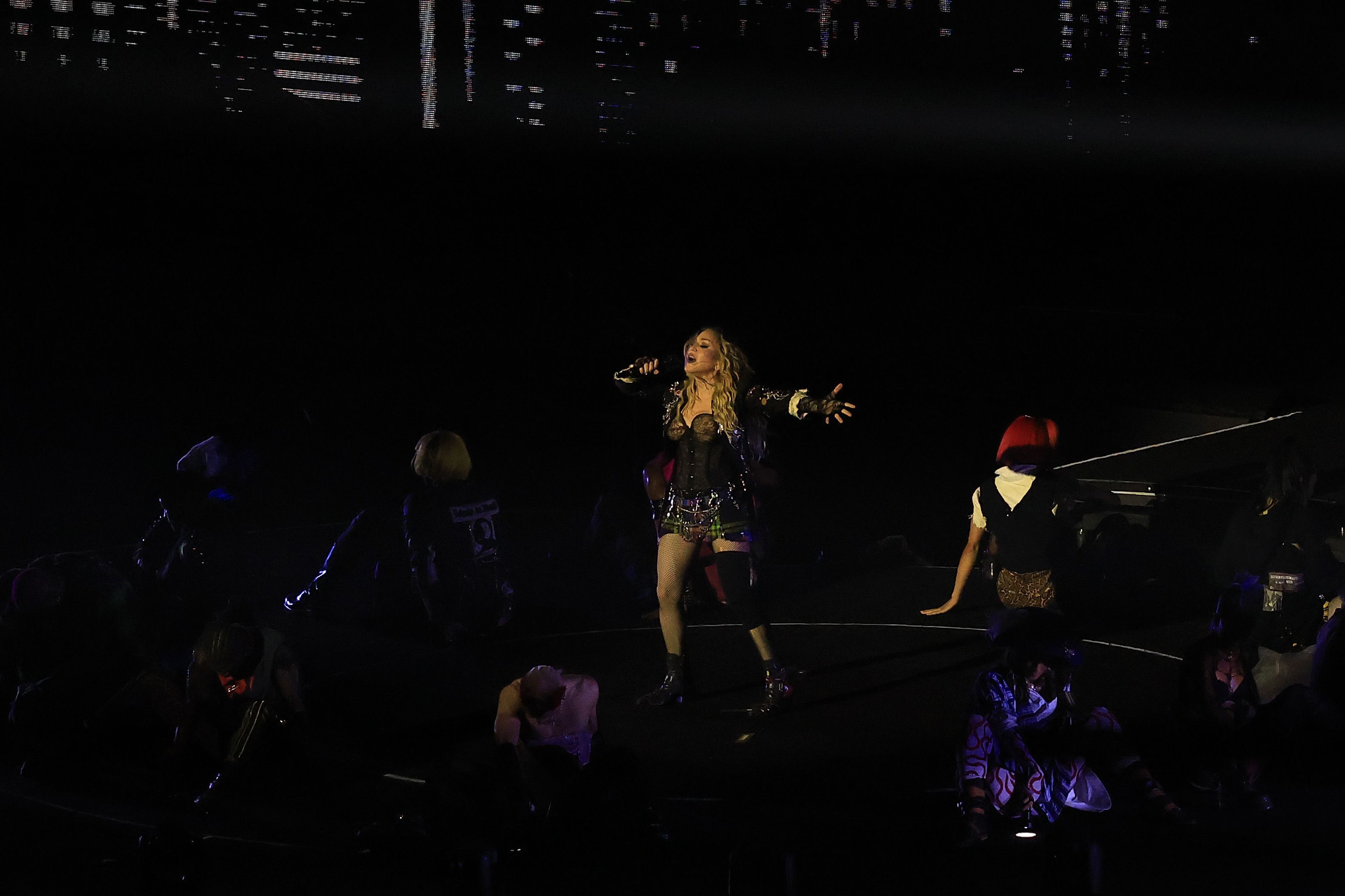Madonna faz show histórico em Copacabana