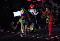 Madonna em Copacabana: Anitta participa de show durante 