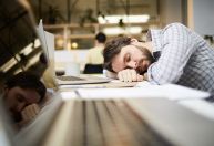 Emprego dos sonhos? Empresa abre vaga para especialista em soneca e paga R$ 500 por cochilada