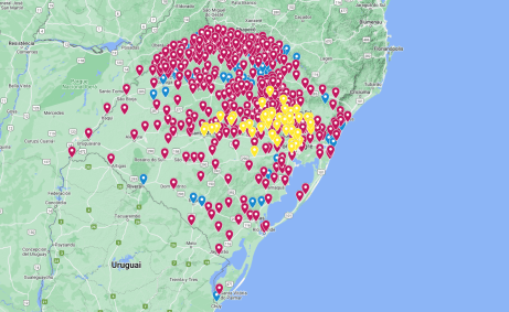 Mapa mostra dimensão da tragédia no RS: pontos em vermelho representam cidades afetas; em amarelo, locais com mortes confirmadas; os pontos azuis mostram as áreas não afetadas