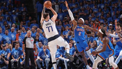 Mavericks e OKC em jogo da NBA