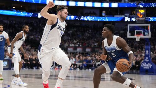 Luka Doncic e Anthony Edwards em partida da NBA