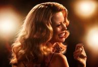 "MaXXXine" ganha data de estreia nos cinemas brasileiros