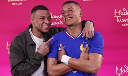 Kylian Mbappé ganha estátua hiper-realista em museu de cera; veja vídeo