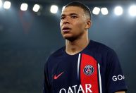 Equipe jurídica de Mbappé congela R$ 367 milhões em contas do PSG