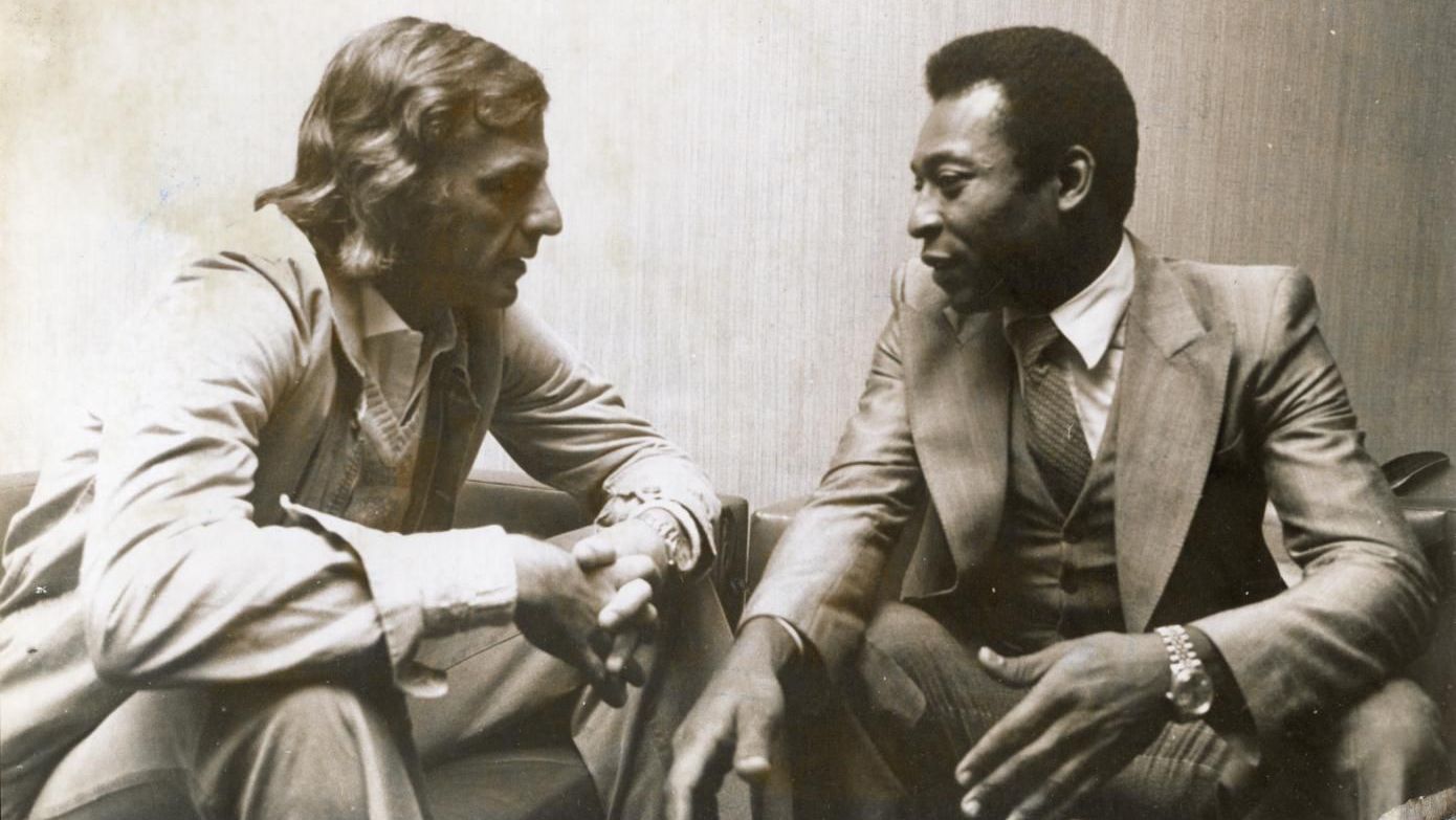 Menotti e Pelé durante encontro em 1979, registrado pela Revista El Gráfico