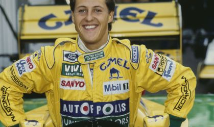 Carro da 1ª vitória de Schumacher na Fórmula 1 é leiloado; veja imagens