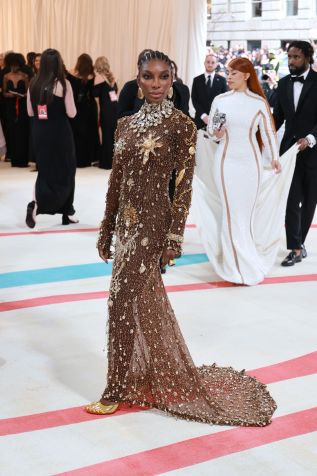 Michaela Coel no Met Gala 2023 / Theo Wargo/Getty Images for Karl Lagerfeld