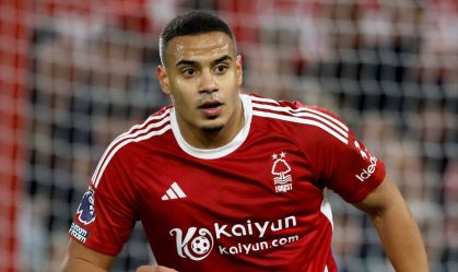 Zagueiro Murillo durante partida