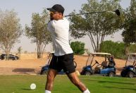 Neymar posta foto com a filha durante jogo de golfe; veja