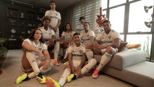Atlético-MG lança nova camisa para temporada