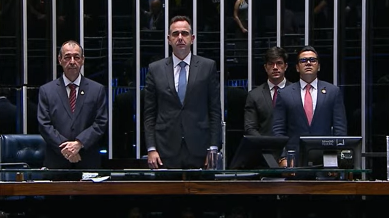 Imagem de destaque do post: Chuvas no RS: Senado faz minuto de silêncio em homenagem às vítimas
