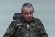 Exército já resgatou mais de 60 mil pessoas em enchentes no RS, diz comandante