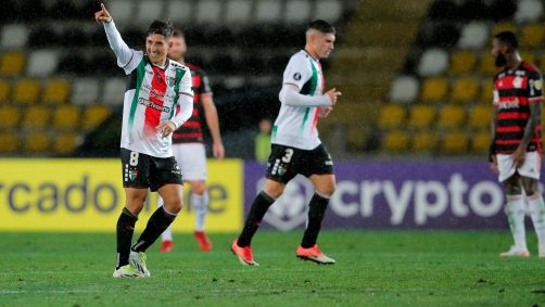 Fernando Cornejo comemora o gol da vitória do Palestino sobre o Flamengo