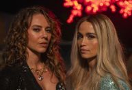 "Química maravilhosa", diz Paolla Oliveira sobre beijo em Nanda Costa