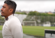 Emocionado, Paulinho confirma despedida do Corinthians