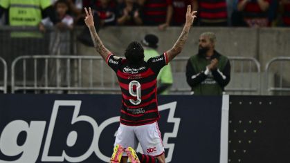Pedro comemora gol sobre o Bolívar pela Libertadores