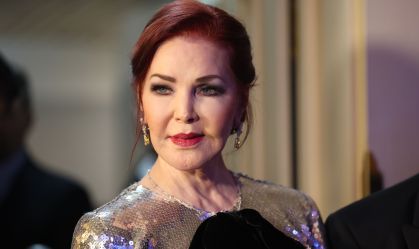 Priscilla Presley ganha festa de aniversário de filho brasileiro