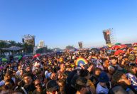 Empresário de Madonna mostra multidão e brinca: 
