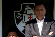 Vasco se prepara para cobrança na Justiça da ex-comissão técnica