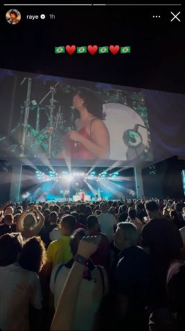 Raye compartilhou uma foto após sua apresentação no C6 Fest / Reprodução/Instagram