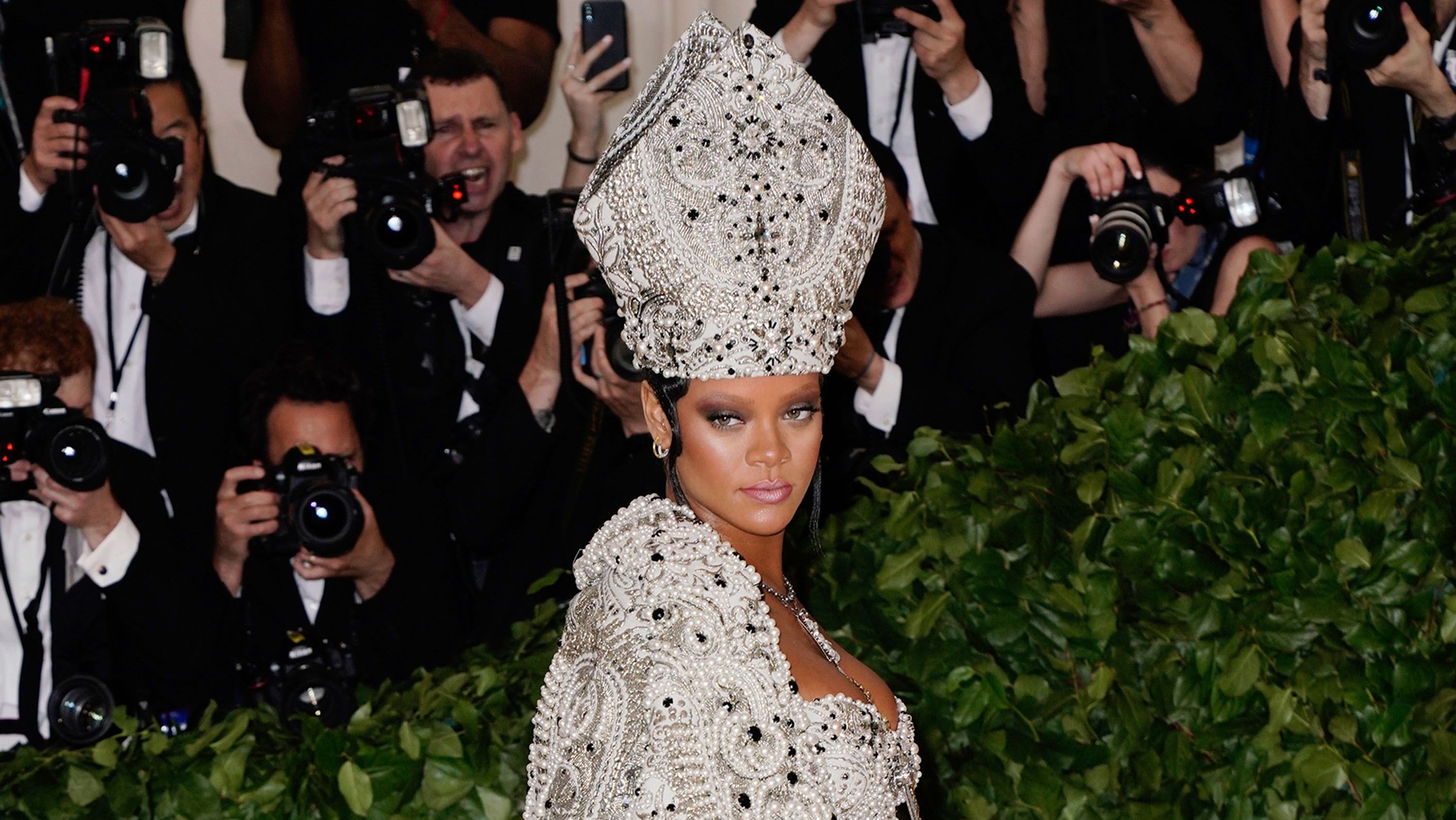 Heavenly Bodies: Fashion &amp; The Catholic Imagination Costume Institute Gala