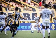 Santos é batido pelo Amazonas e perde 100% e liderança da Série B