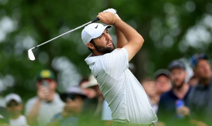 Líder do ranking mundial de golfe é preso e acusado de agressão a policial