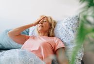 Menopausa: conheça benefícios e contraindicações da reposição hormonal