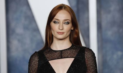Sophie Turner diz ter refletido sobre interromper 1ª gravidez com Joe Jonas