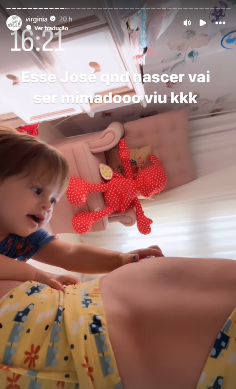 Virginia, que está de seis meses e espera seu primeiro menino, costuma compartilhar sua rotina cuidando de suas duas filhas / Instagram/Reprodução