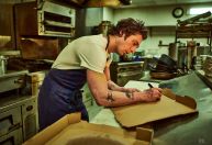 "O Urso": 3ª temporada ganha novo teaser com caos na cozinha; veja