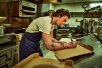 "O Urso": trailer da 4ª temporada tem Jeremy Allen correndo contra o tempo