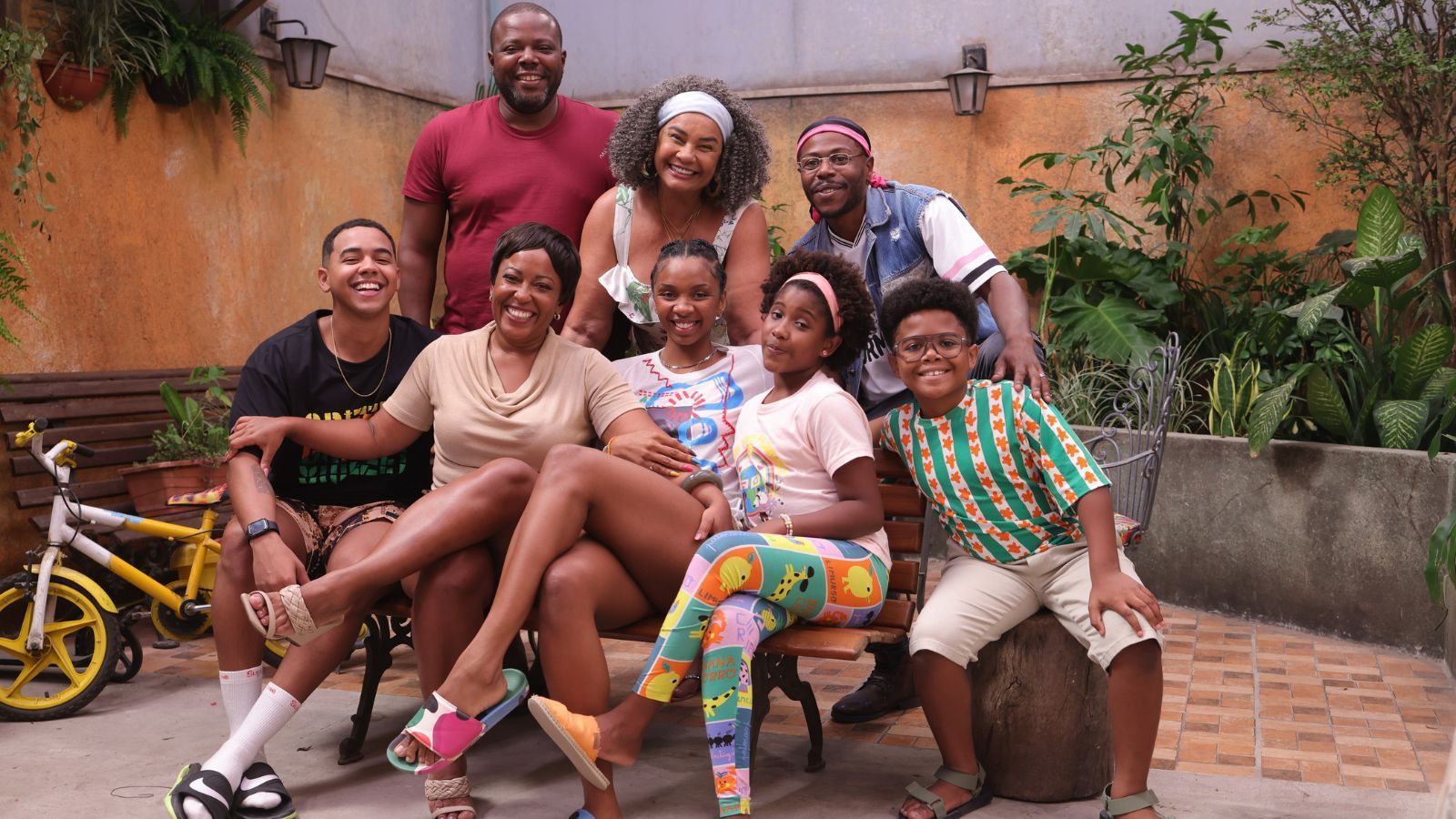 Série "Toda Família Tem" ganha primeiras imagens