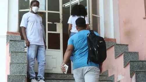 Candidatos chegam a processo seletivo para atuar no Censo de 2022