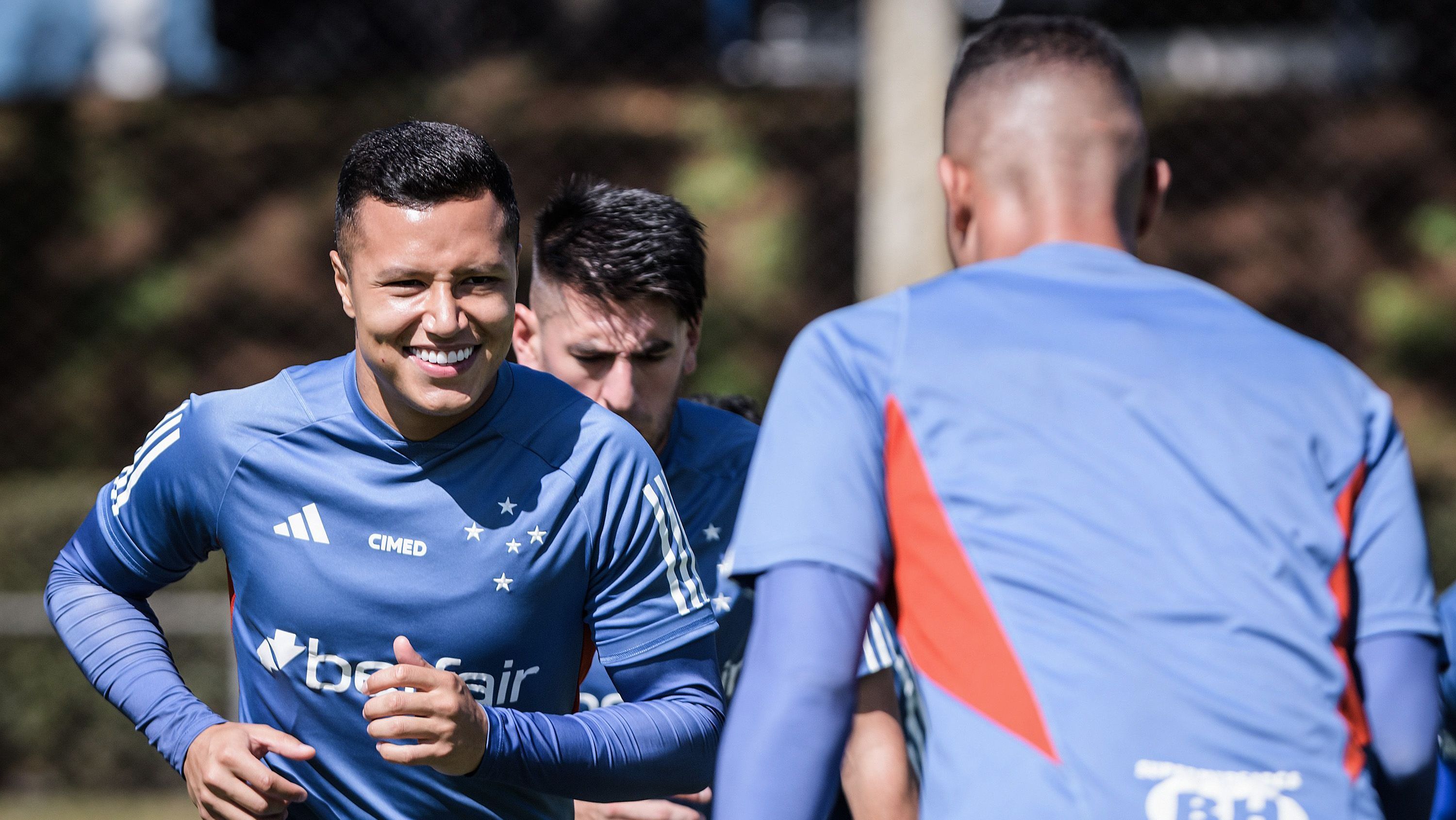 Marlon em treino do Cruzeiro