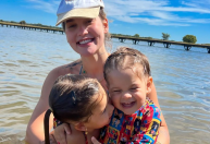 Virginia mostra filha fazendo carinho em sua barriga: 