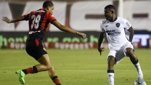 Lance de Vitória x Botafogo pela 3ª fase da Copa do Brasil