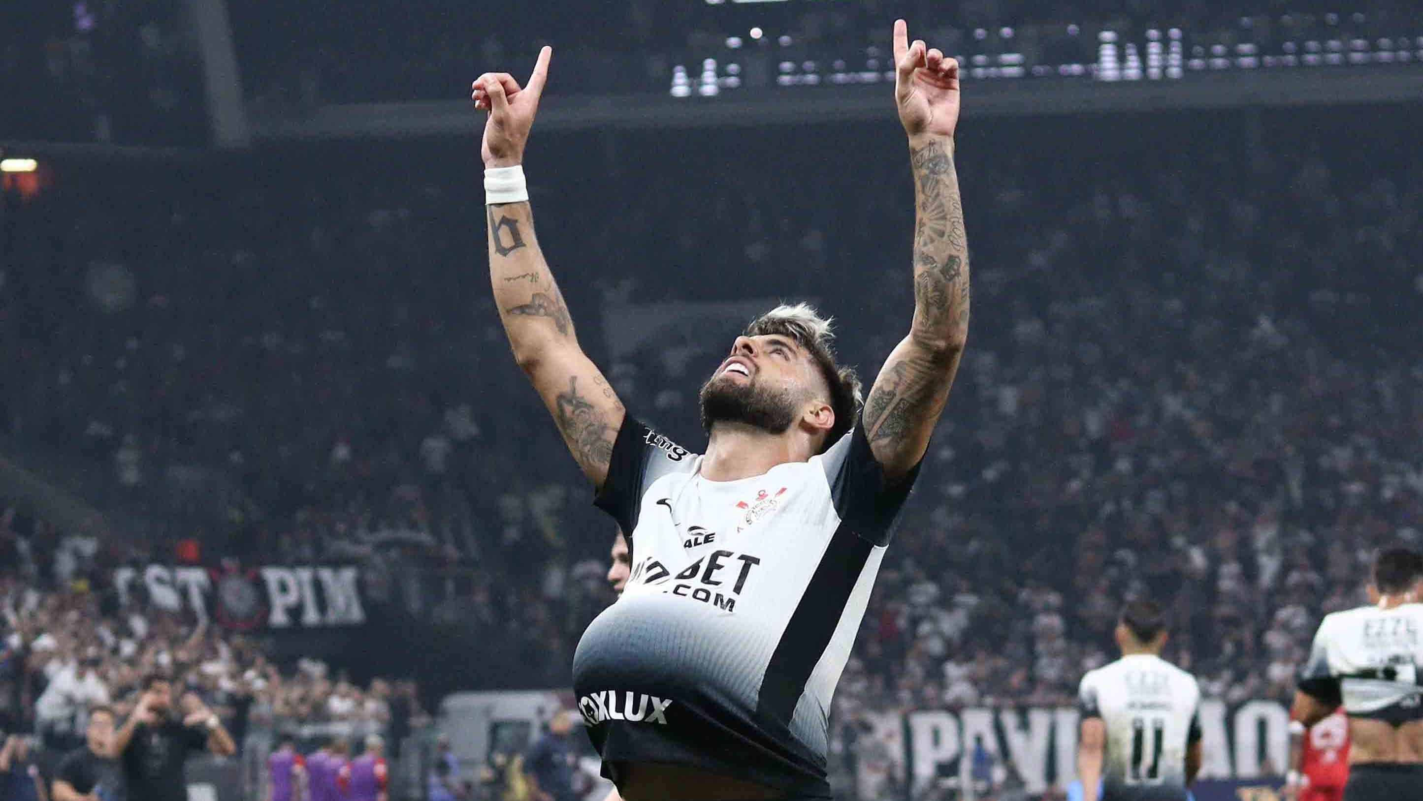 Yuri Alberto comemora o gol diante do América-RN, pela Copa do Brasil