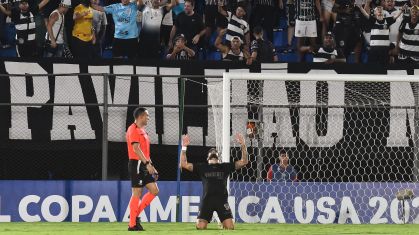 Yuri Alberto comemora gol sobre o Nacional-PAR pela Sul-Americana