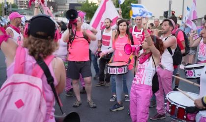 "Você é o único que pode nos ajudar"; Manifestantes em Israel pedem ajuda a Biden
