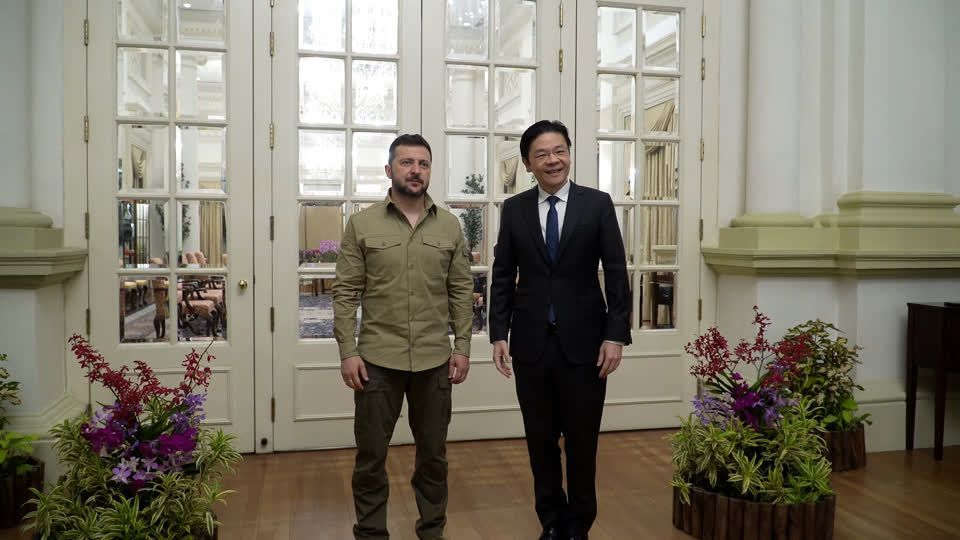 Primeiro-ministro de Singapura, Lawrence Wong, encontrou-se neste domingo (2) com o presidente ucraniano Volodymyr Zelensky depois de discursar no último dia do fórum de Diálogo Shangri-La