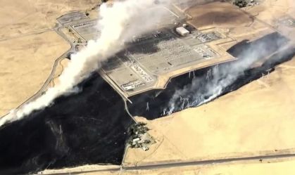 Fogo cerca subestação elétrica na Califórnia; veja vídeo
