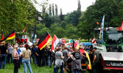 Agricultores realizam protesto em Bruxelas contra políticas ambientais da UE