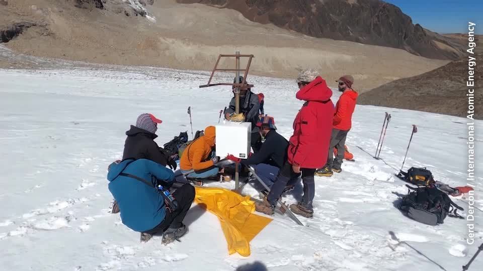 Cientistas bolivianos monitoram derretimento de geleiras com nova tecnologia