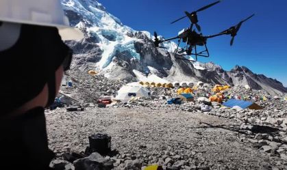 Vídeo: Drones fazem primeira entrega de tanques de oxigênio no Monte Everest
