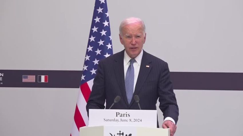 Joe Biden em declaração na sede do governo francês / Agência Pool/Reuters