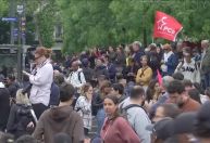 Milhares protestam contra avanço da extrema direita em Paris